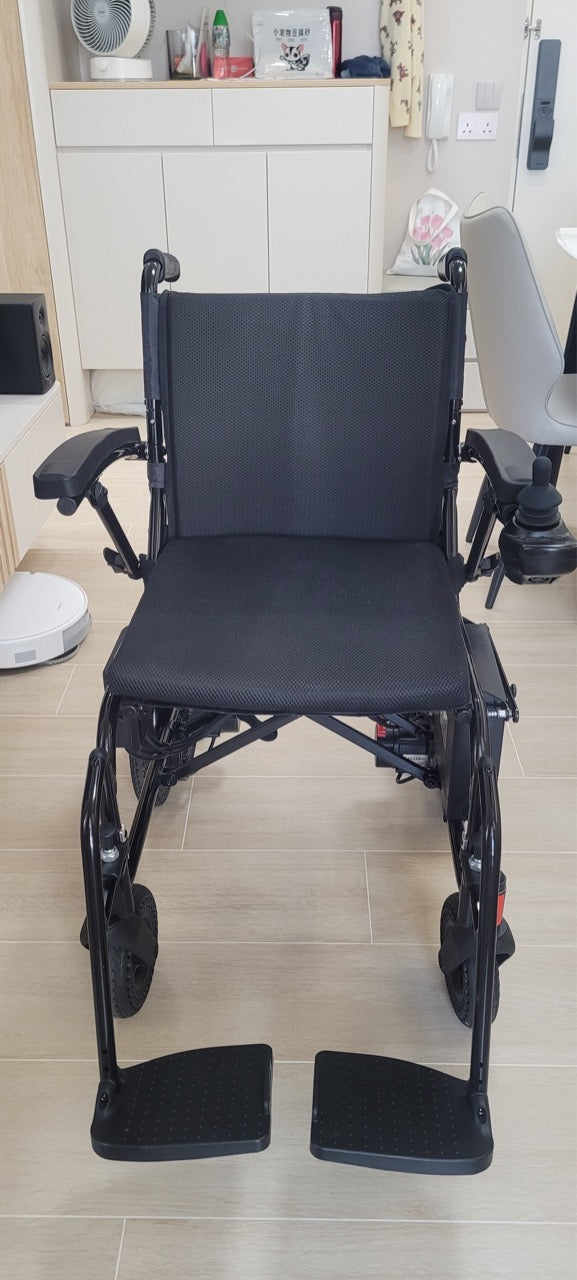 (Used) Manual wheelchair_ _ _Slight signs of use (Original price $)