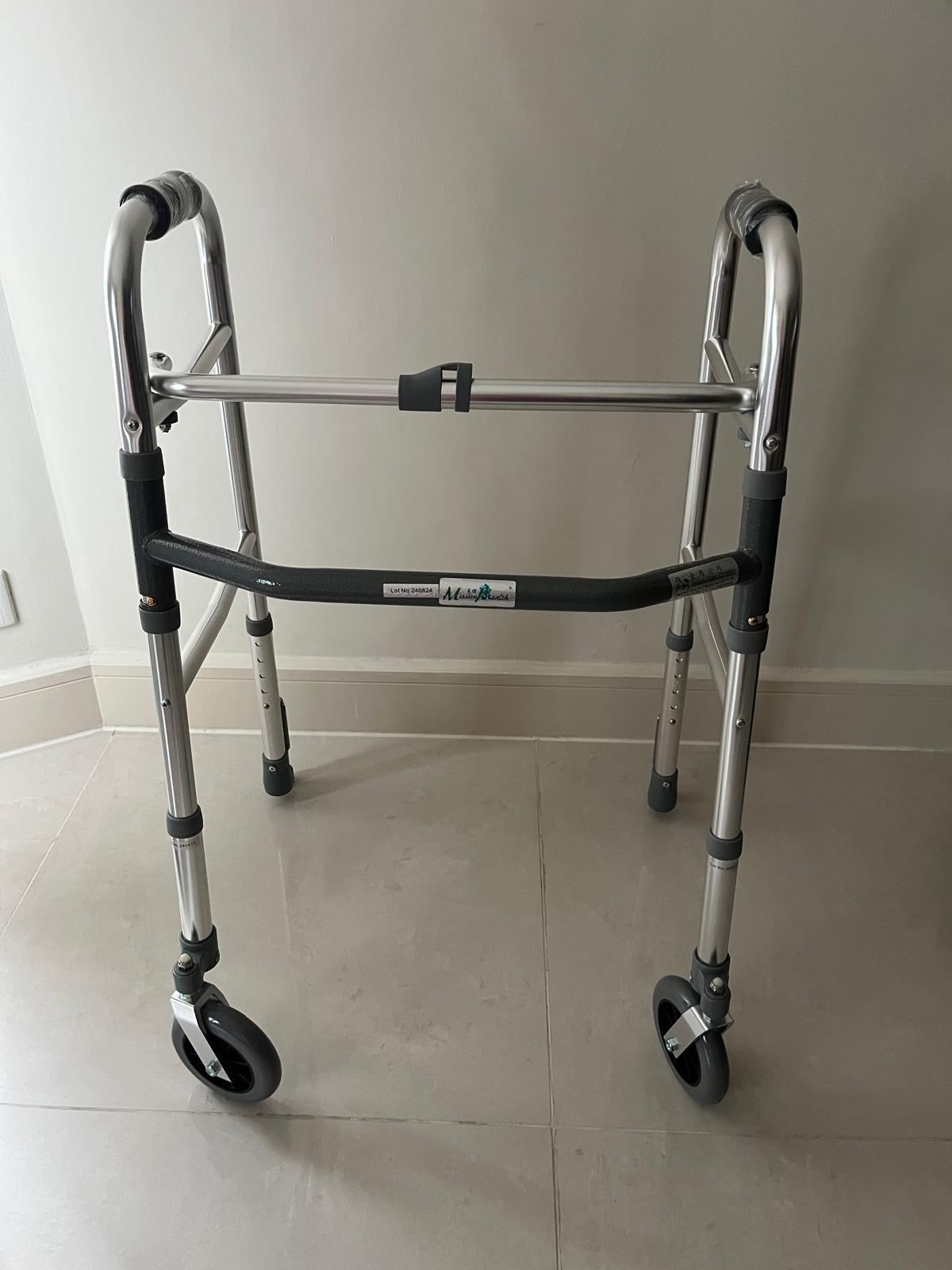 (二手)助行架_4085 助行架_全新未使用（原價$595） - 天天代步
