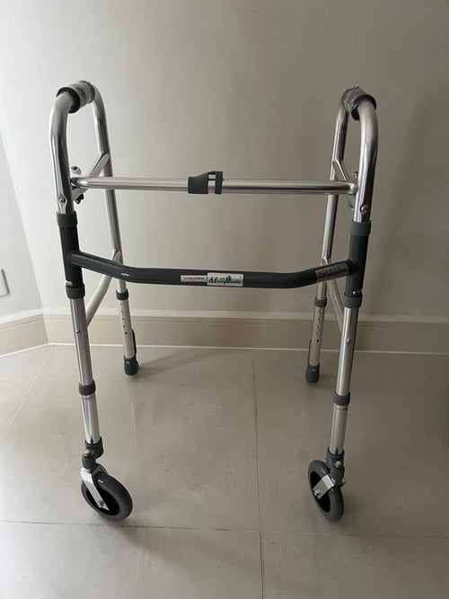(二手)助行架_4085 助行架_全新未使用（原價$595） - 天天代步