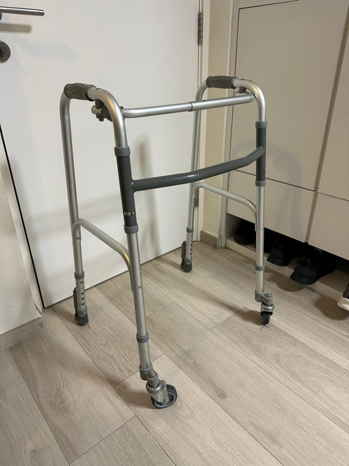 (二手)助行架_輕微使用痕跡(原價$ 580) - 天天代步