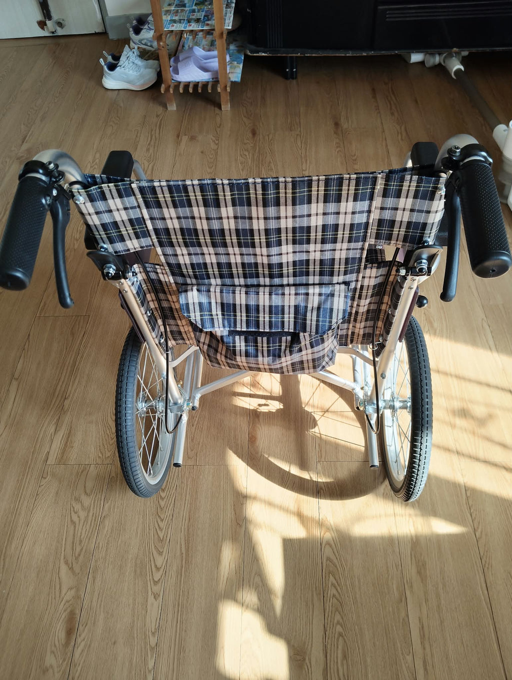 (Used) Manual wheelchair_ _ _Slight signs of use (Original price $)