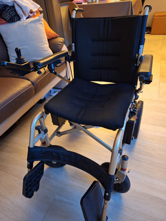 (二手)電動輪椅_LiteWheel 雙電池_輕微使用痕跡(原價$15000)