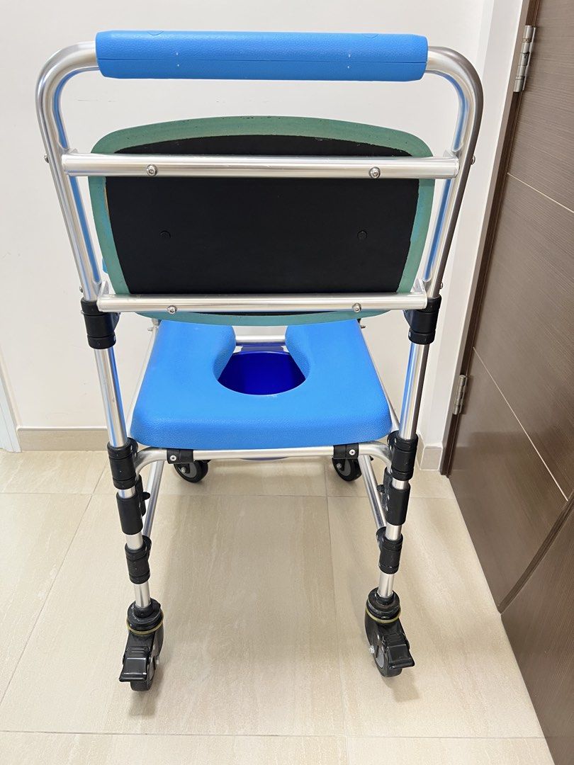 (Used) Manual wheelchair_ _ _Slight signs of use (Original price $)