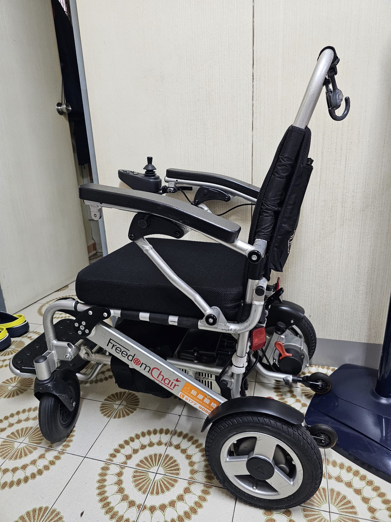 (二手)電動輪椅_美國 Freedom Chair_功能良好，但外觀有瑕疵(原價$23030) - 天天代步