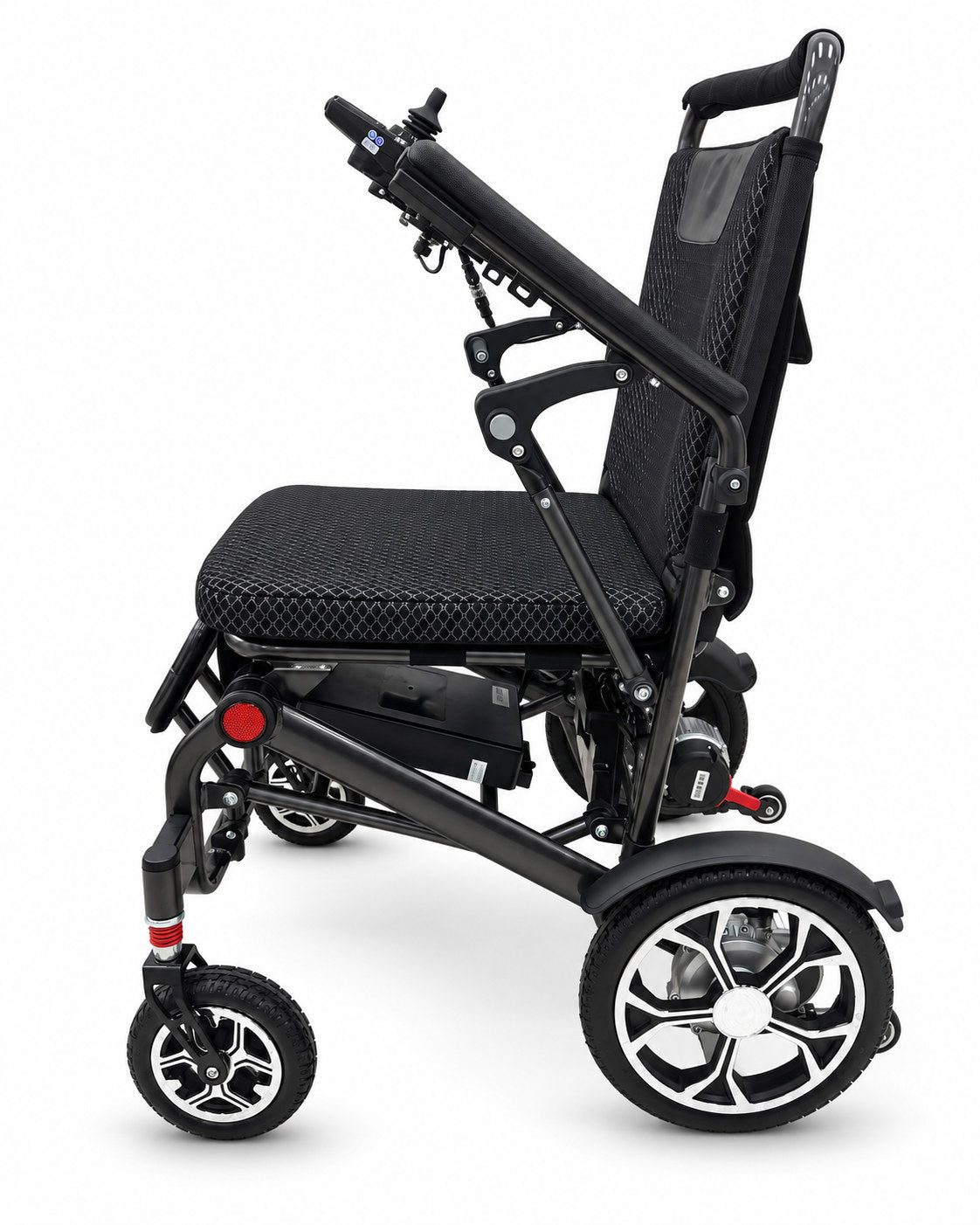 GoBuddy Model Z 電動輪椅扶手上掀，展示座椅側邊騰出的空間