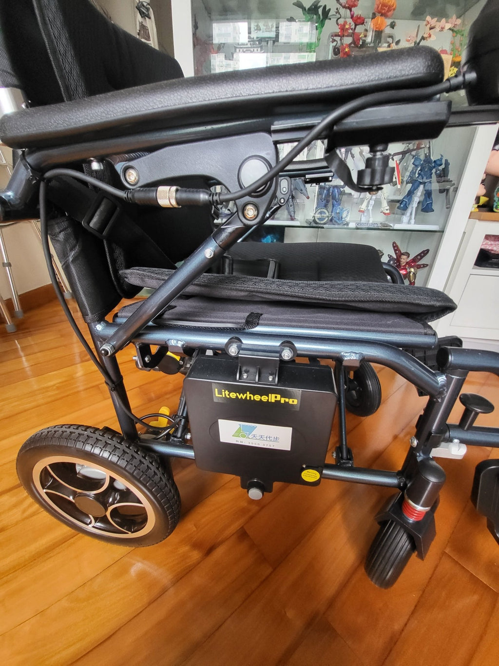(二手)電動輪椅_LiteWheel Pro 極輕電動輪椅 (雙電池)_輕微使用痕跡(原價$13290) - 天天代步