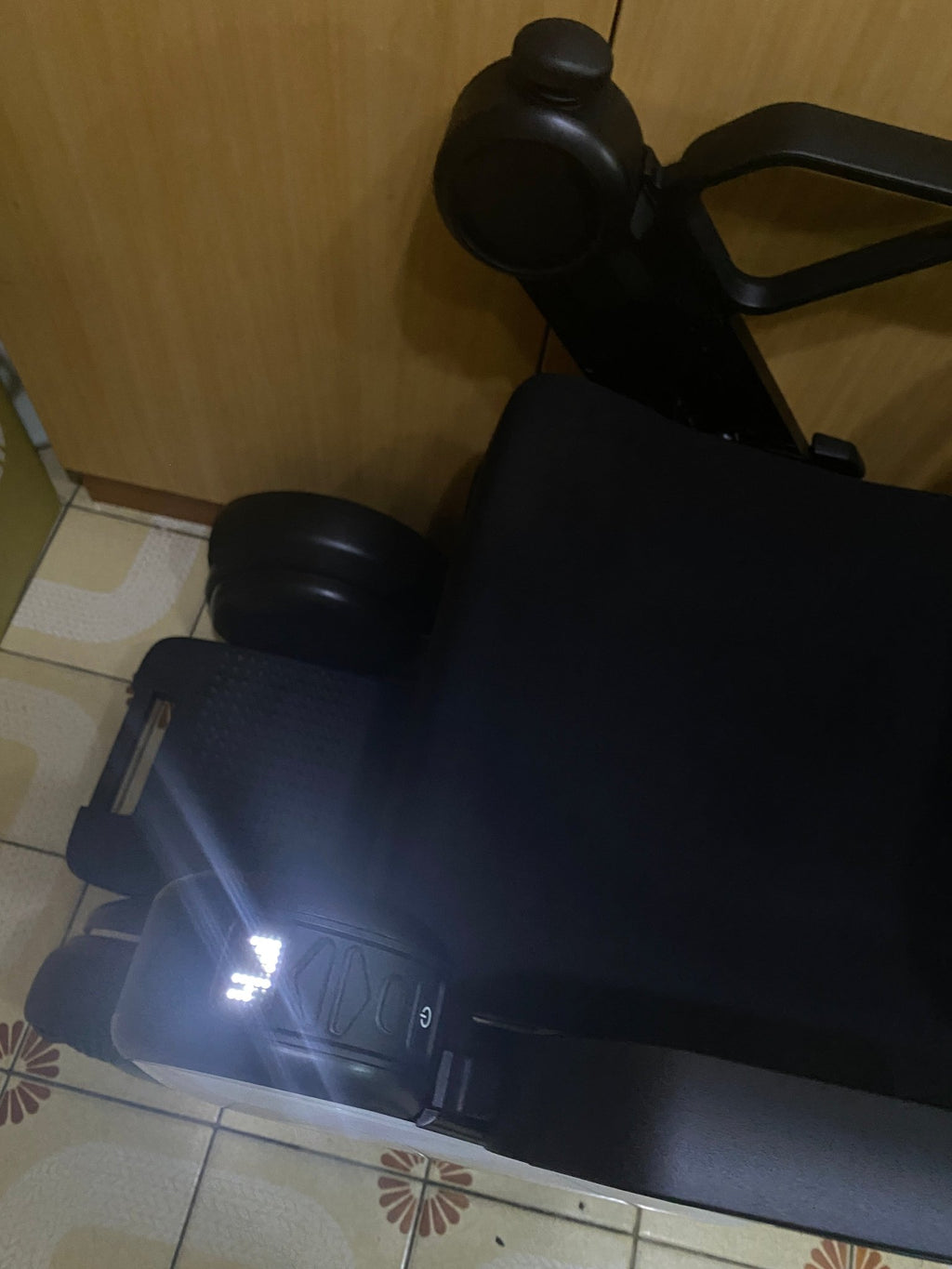 (二手)(台灣)電動輪椅_model c1_輕微使用痕跡(原價台幣NT$110,000) - 天天代步